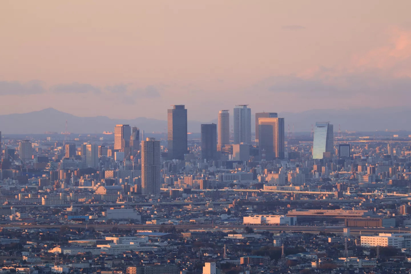 Skyscrapers of Nagoya from Mount Hongu.jpg