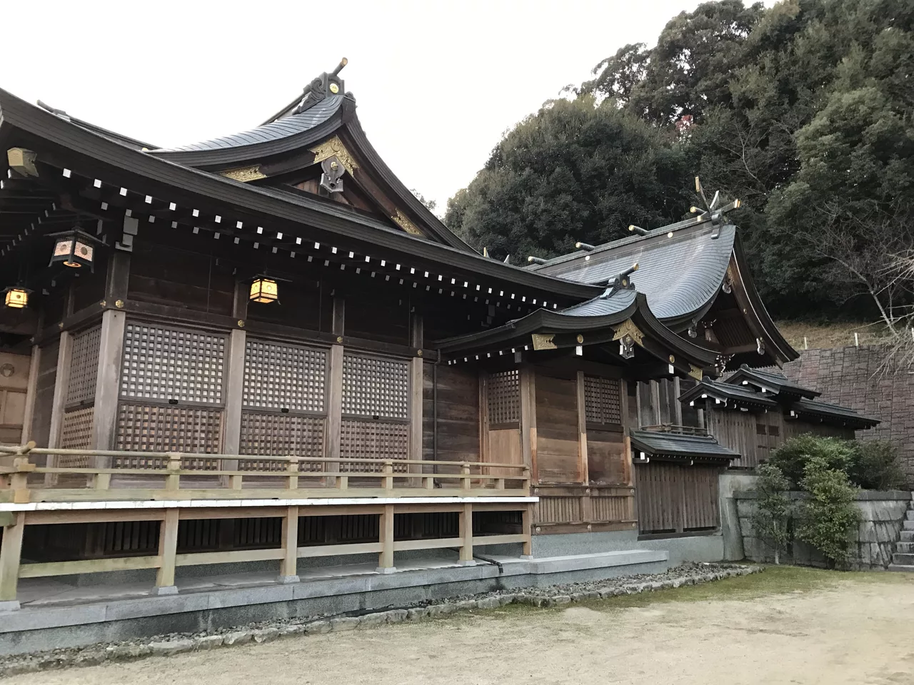Shaden of Kasuga Shrine in Kasuga, Fukuoka.jpg