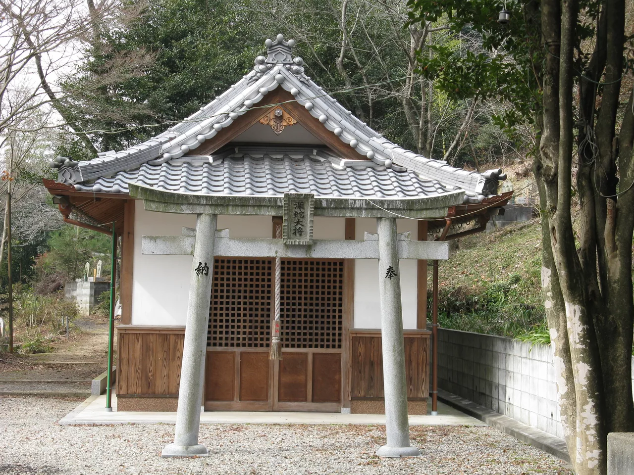 Kannonji (Kashiba, Nara) mido.jpg