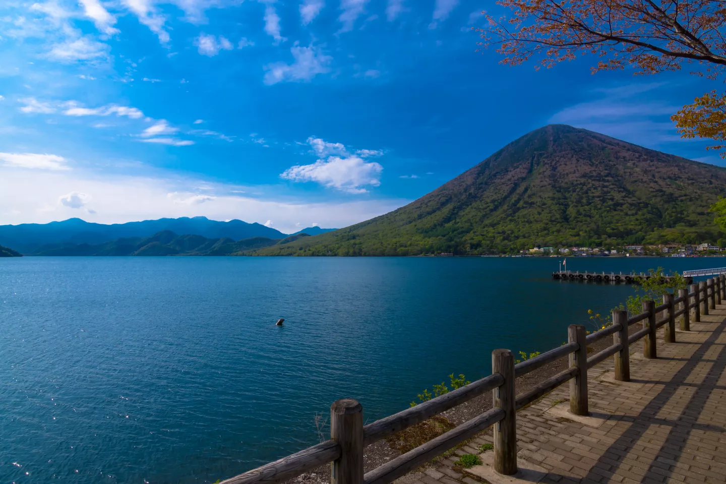 Lake chuzenji Japan.jpg