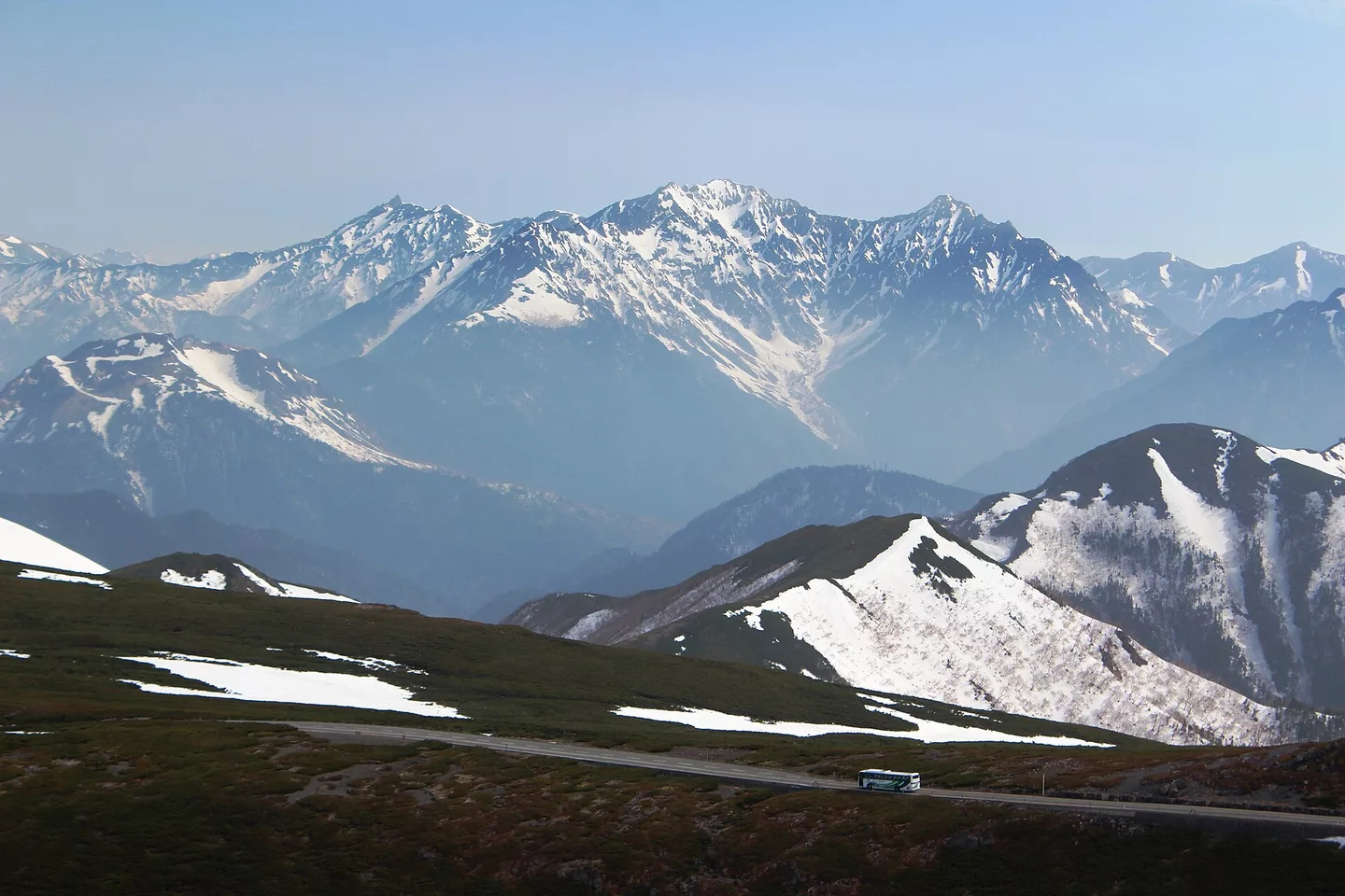 Norikura Skyline and Hida Mountains.jpg