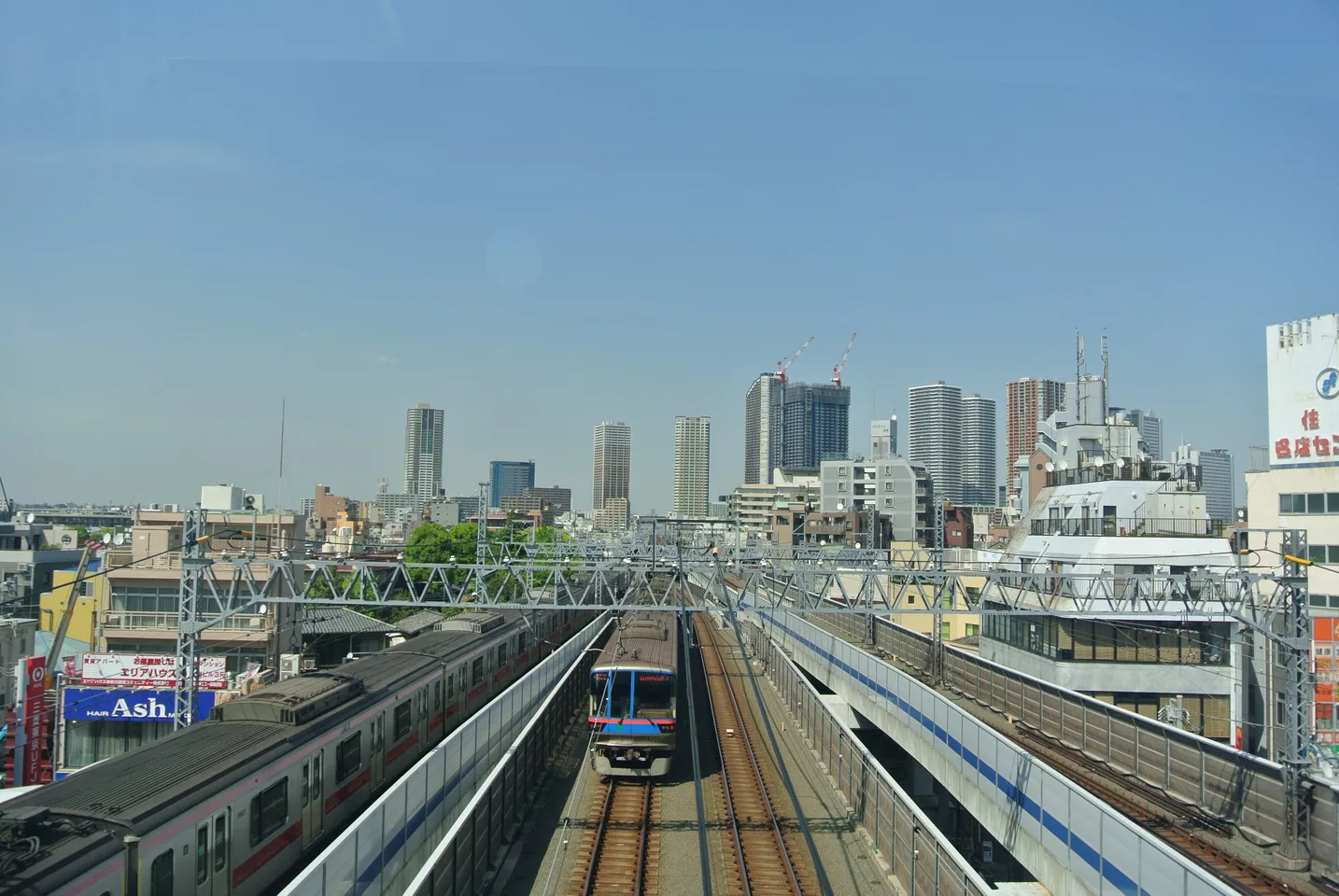 東横線元住吉駅より武蔵小杉駅方向 - panoramio.jpg