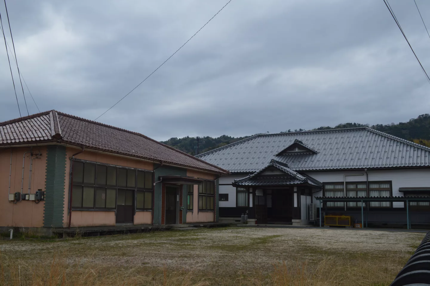 Iwataki Higashimachi Kaikan and Children's Center 2021-04 ac.jpg