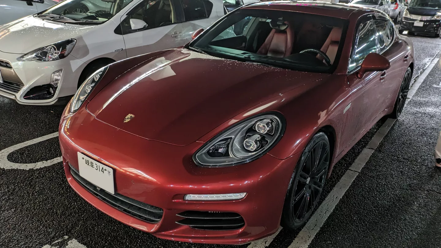 Porsche ABA-970CWDA Panamera S (23123119304).jpg