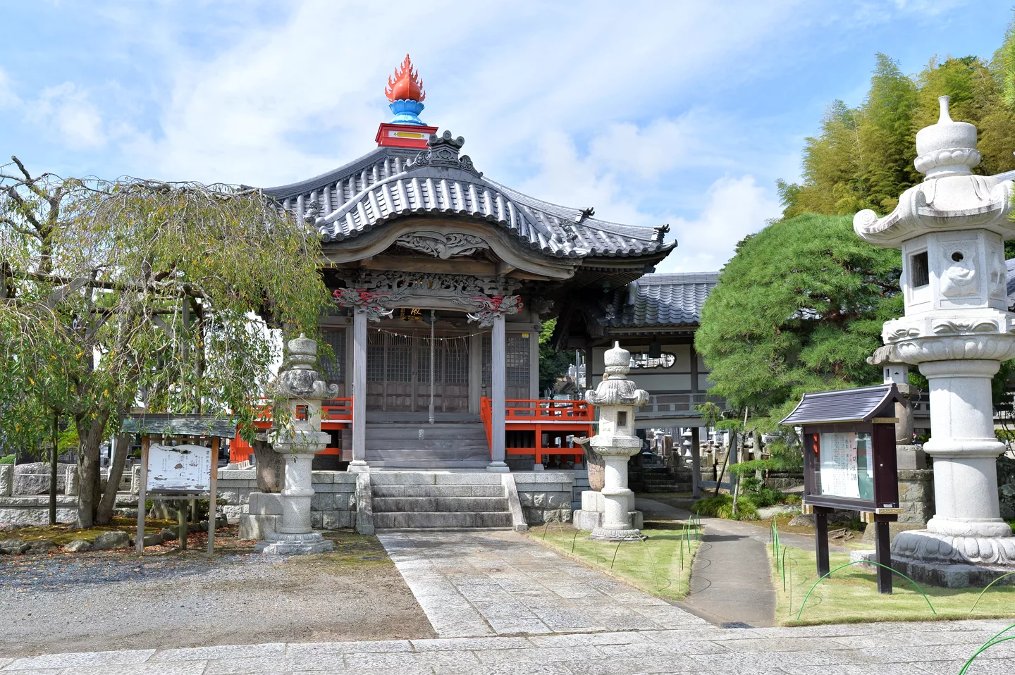 Gezoin temple in Hitachinaka, Ibaraki 03.jpg
