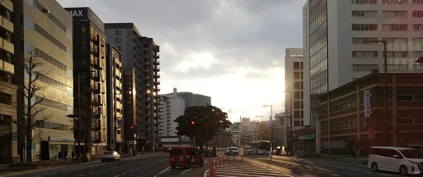 Shōwa-dōri view southwest from the intersection with Nakasu-chūō-dōri Nakasu-5-chōme Nakasu-nakashimamachi Hakata-ku Fukuoka City 20221230.jpg