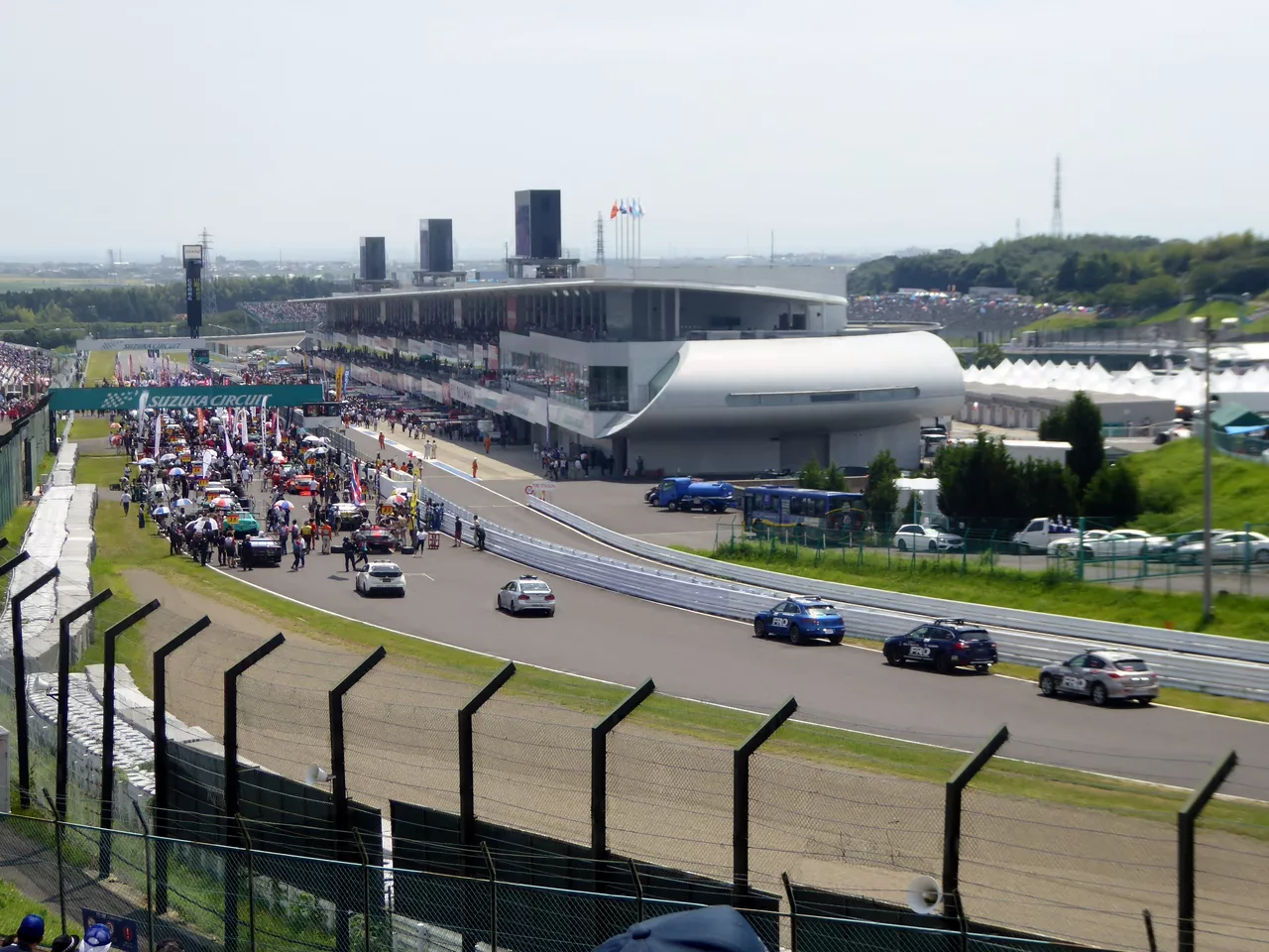 Starting grid at SUZUKA 1000km THE FINAL (11).jpg