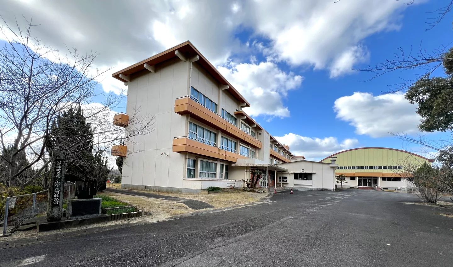 Site of Kuchinotsu Town Kuchinotsu Daini Elementary School.jpg