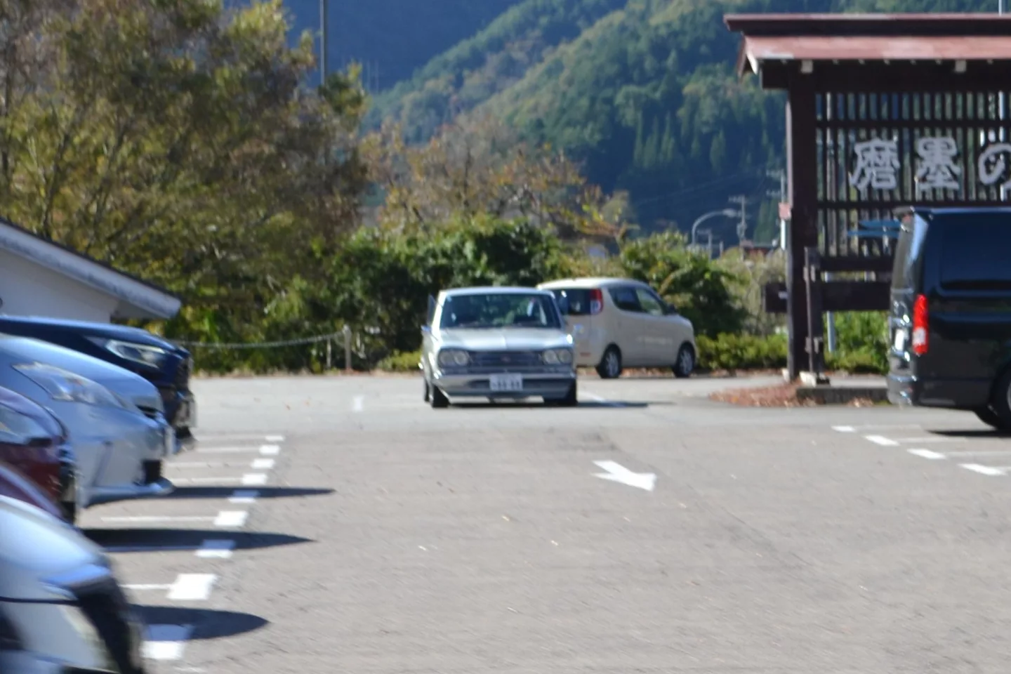 Nissan GC10 Skyline 2000GT (23102209514).jpg