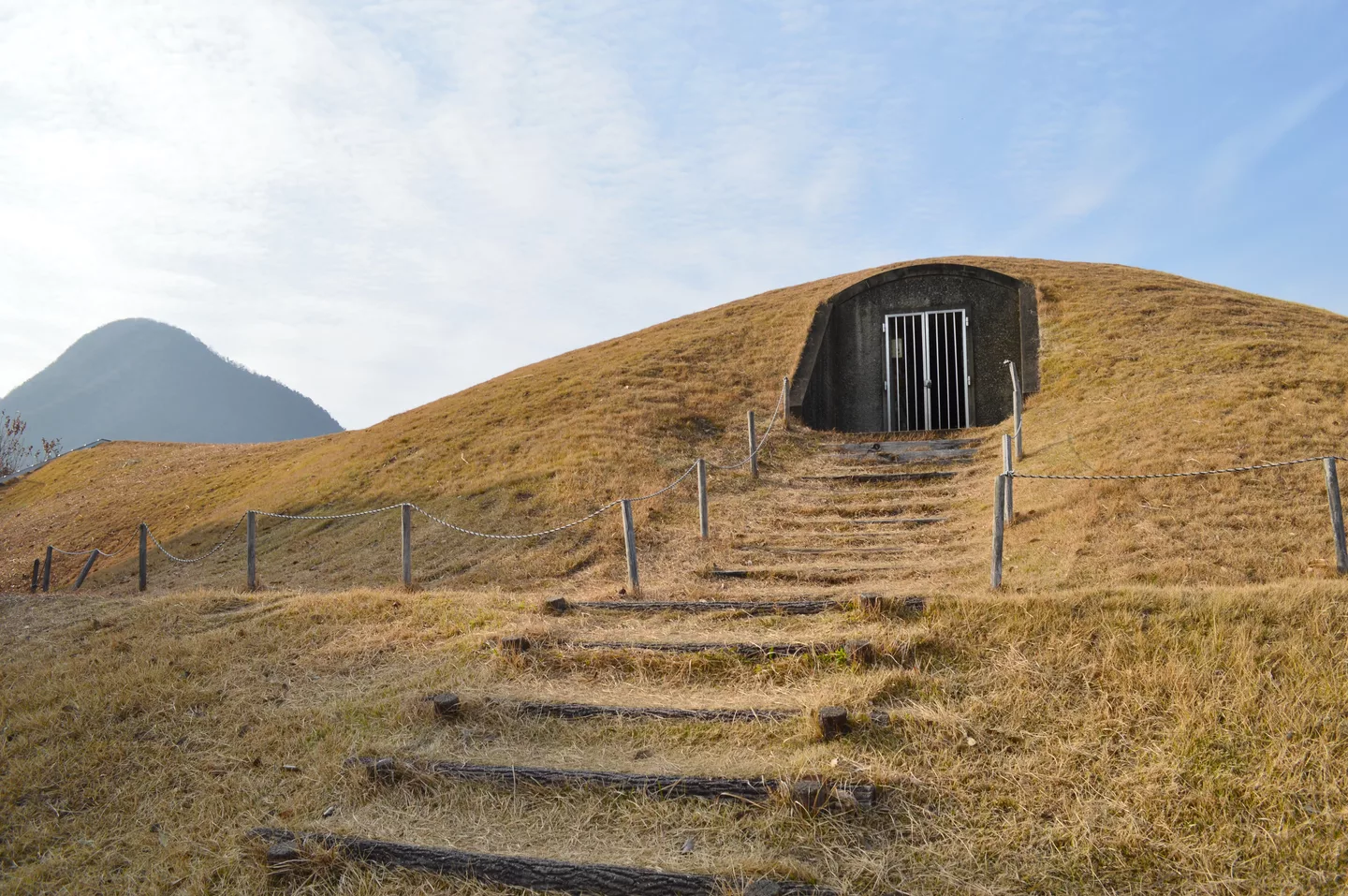Ohakayama Kofun (Zentsuji), funkyu.jpg