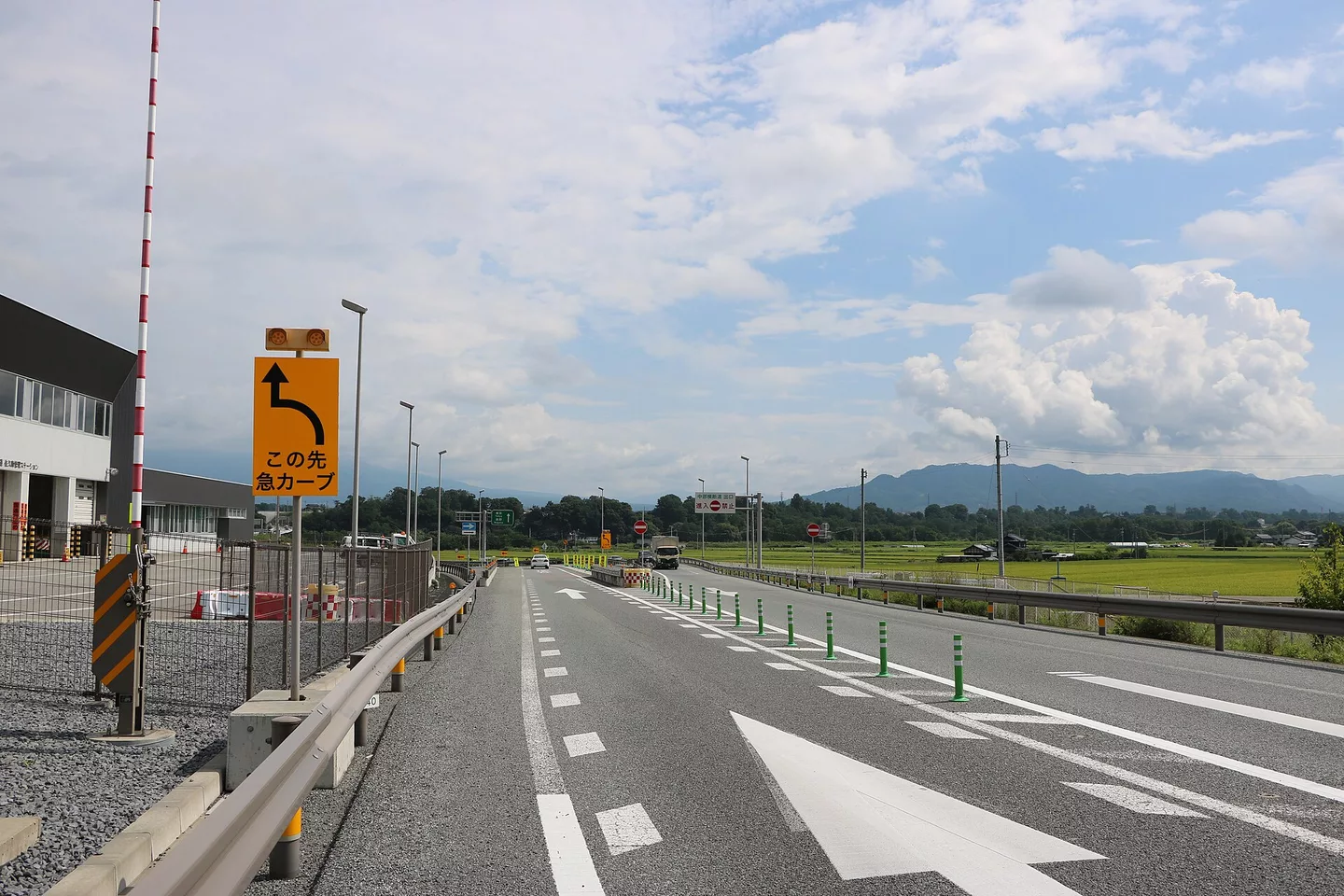 Chubu Odan Expressway Saku-Minami Interchange. Entrance.jpg