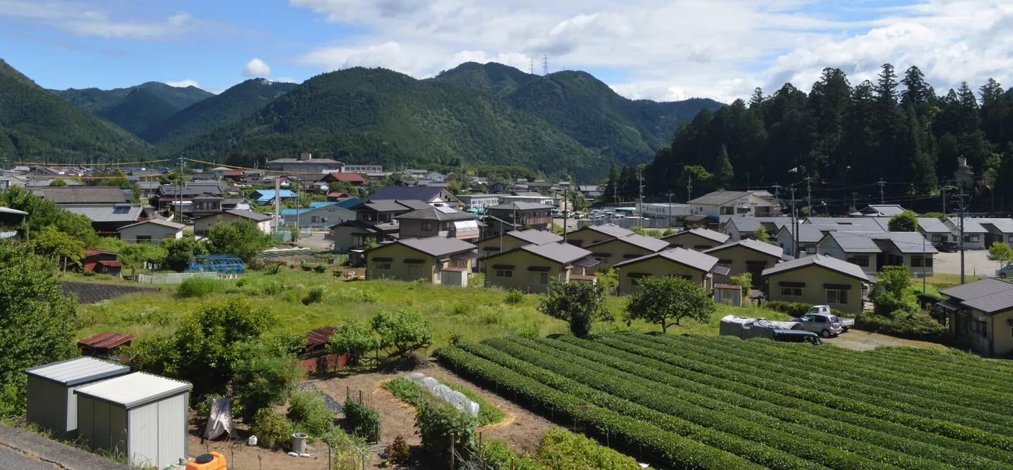 Toei town Hongo district ac (2) (cropped).jpg