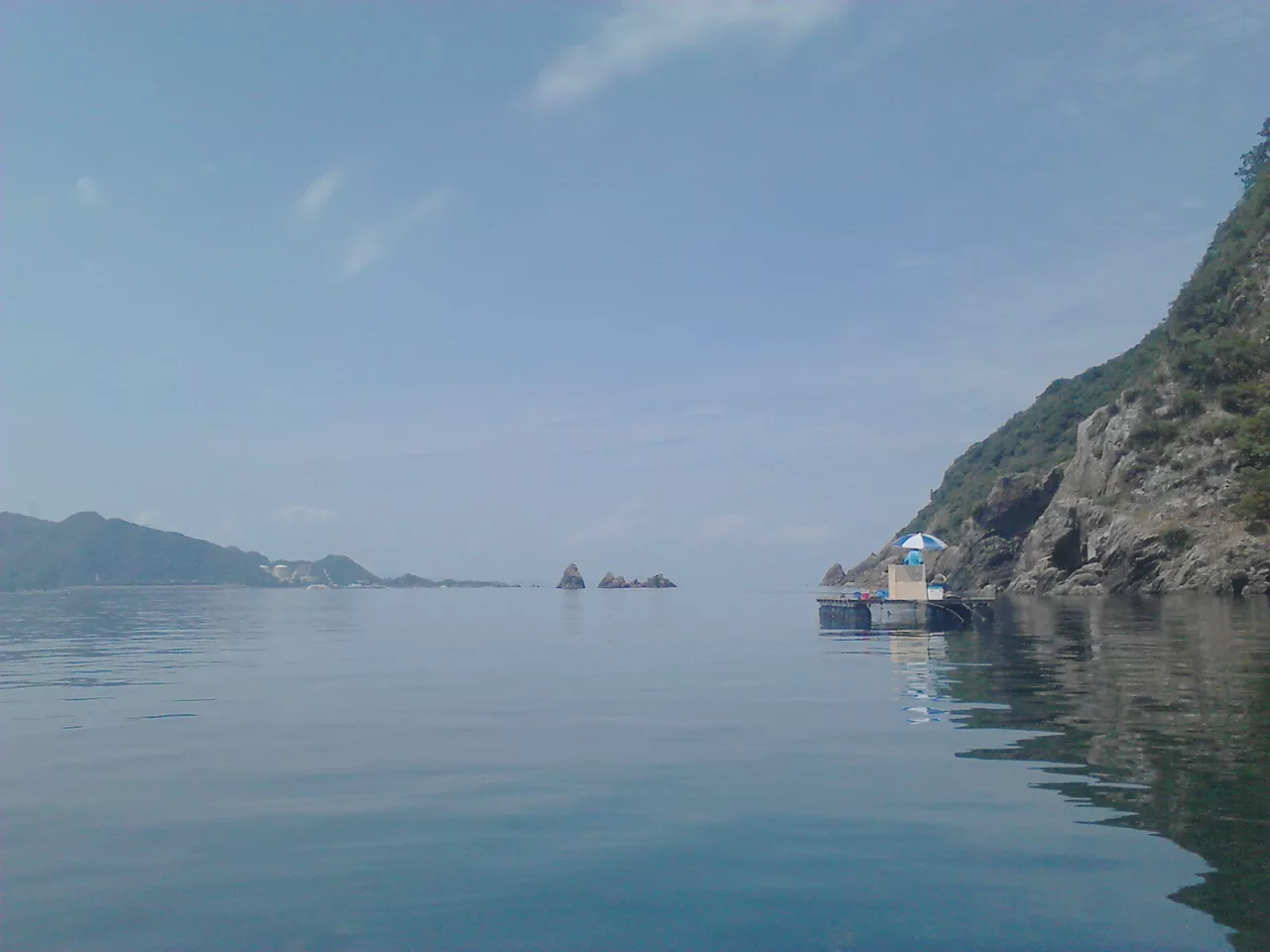 三つ岩と大飯発電所 - panoramio.jpg