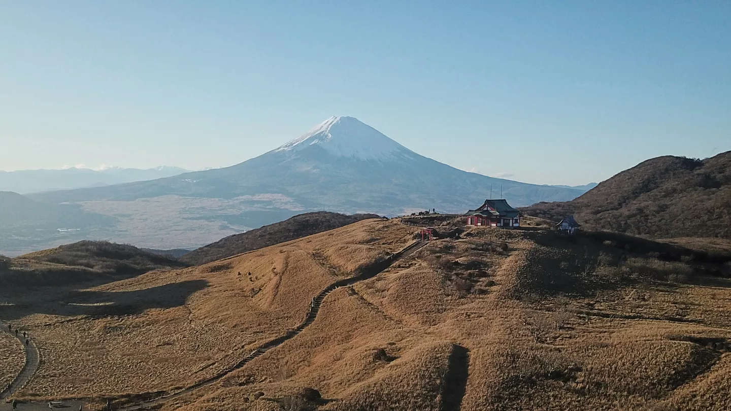 Skyline of Hakone Mototsumiya Shrine with Mount Fuji.jpg