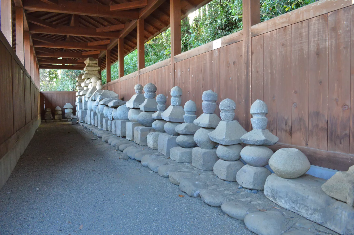 Legendary grave of Nitta clan (Ota, Gunma).JPG