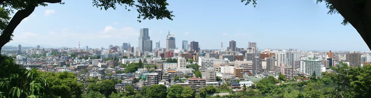 Sendai City Panorama from Atago Shrine 2010-06-06.jpg