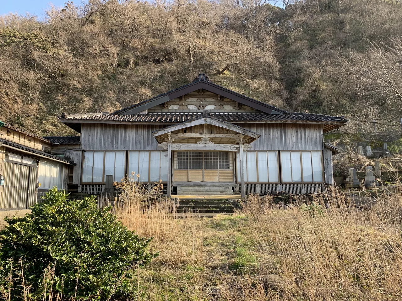 Zenkyuin Temple, Izumozaki, Niigata, Japan, March 2024.jpg