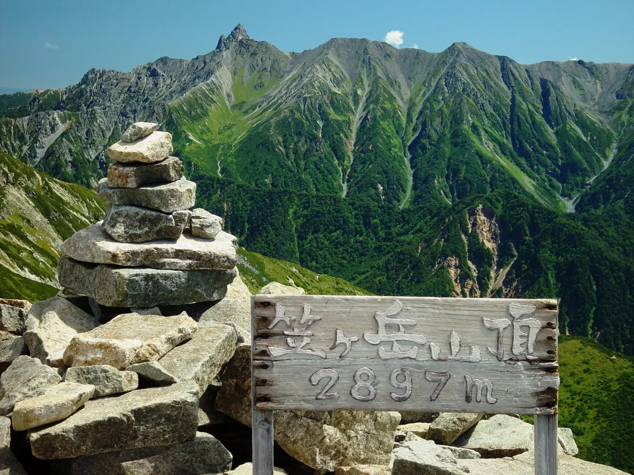 Mount Yari from Mount Kasa.jpg