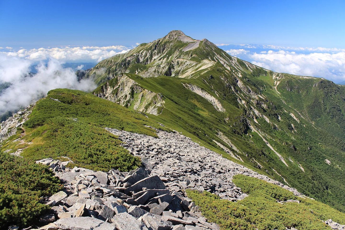 Mount Kasa from Mount Nukedo 2014-09-09 (wide).JPG