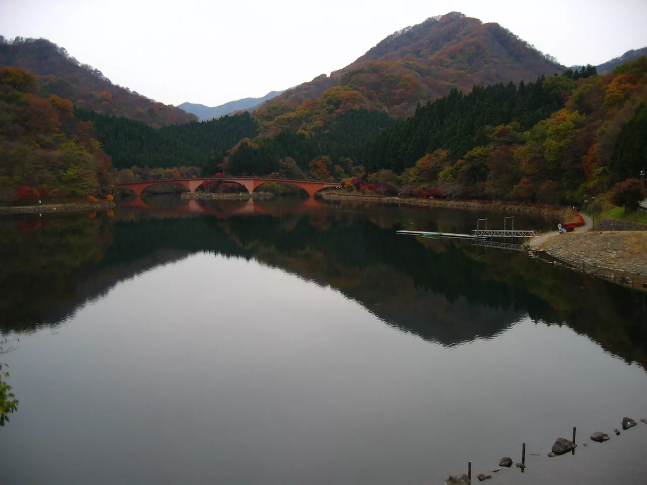 Lake Usui.jpg