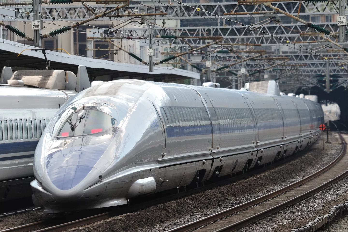 Shinkansen 500series (4403469095).jpg