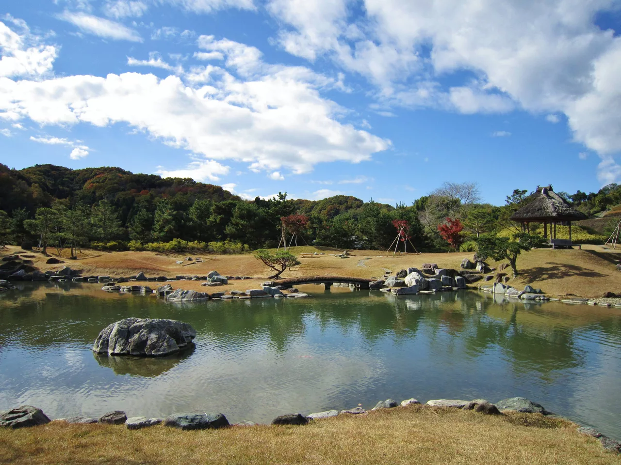 Rakusan-en Konmei Pond 1.jpg